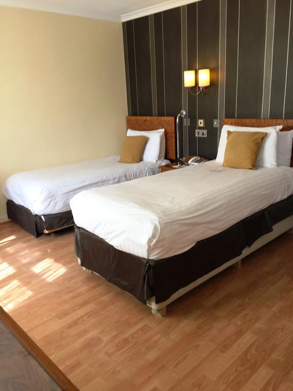 The Royal Chace Hotel Enfield Luaran gambar